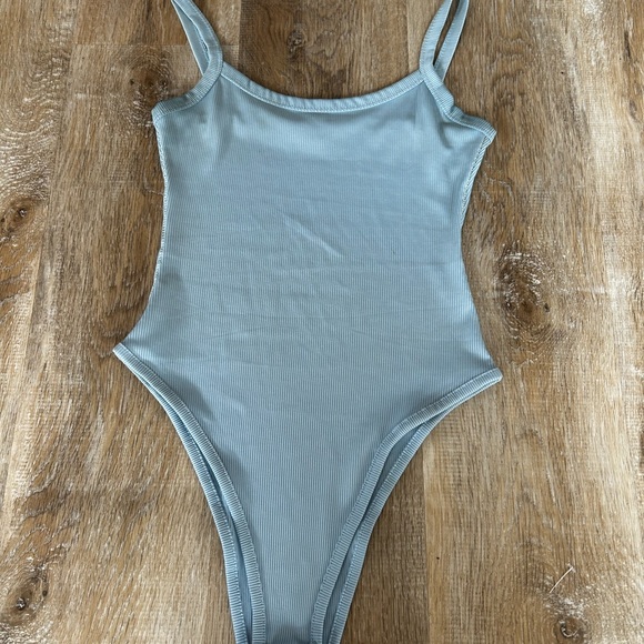 Blue Ribbed Tank Top - Picture 3 of 3